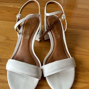 *SOLD* L’intervalle White Sandals size 36